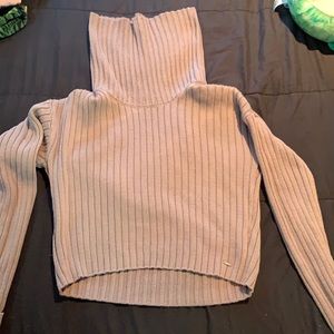 Never worn guess cropped turtleneck